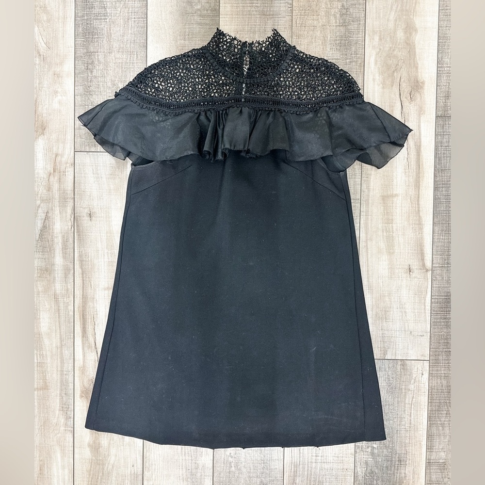 Elegant Black Dress with Lace Detail